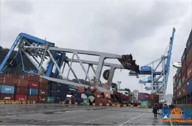 “HANSA MEERSBURG”的德国籍集装箱船在台湾基隆港时发生事故