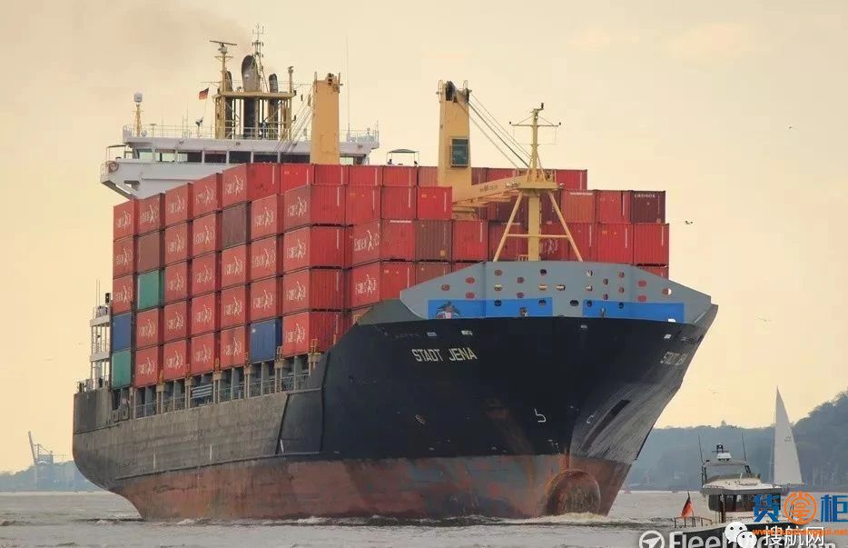 集装箱船AS FLORETTA轮撞上码头受损，被迫送往Le Havre港维修！