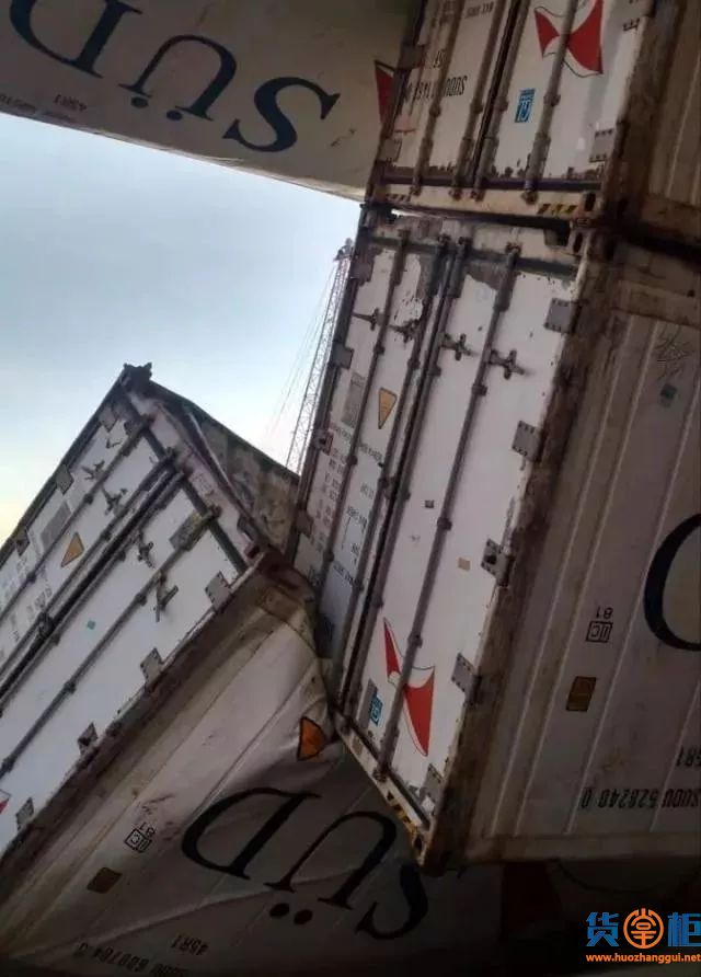 “MAERSK LIMA”马士基大型集装箱船堆垛倒塌，货物受损严重