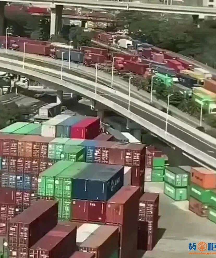 盐田港拥堵严重！采取交通管制！出货高峰期，货柜车排到了高速......