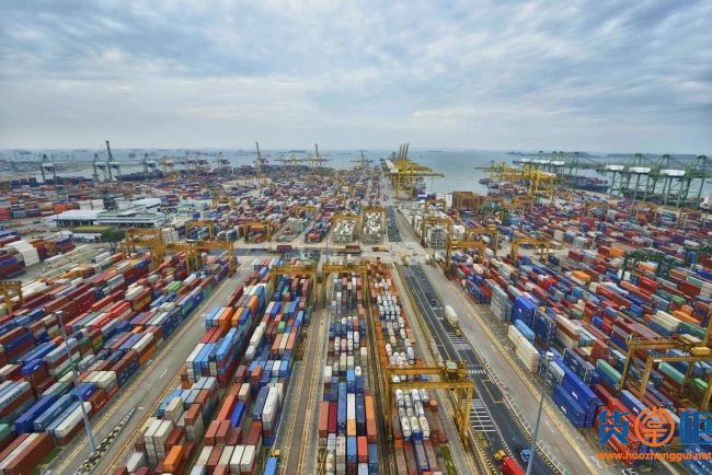新加坡港口集装箱拥堵！船舶停靠数量激增、等待时间已达七天