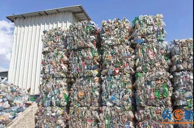 “环保大国”400个集装箱的废物堆在土耳其港口，被要求原路返回